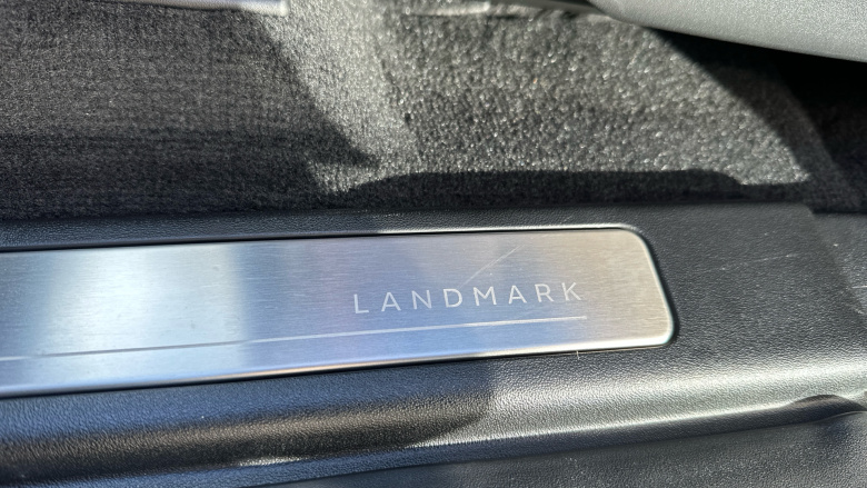 Land Rover Discovery Sport 2.0 D200 Landmark 5dr Auto [5 Seat] Diesel Station Wagon